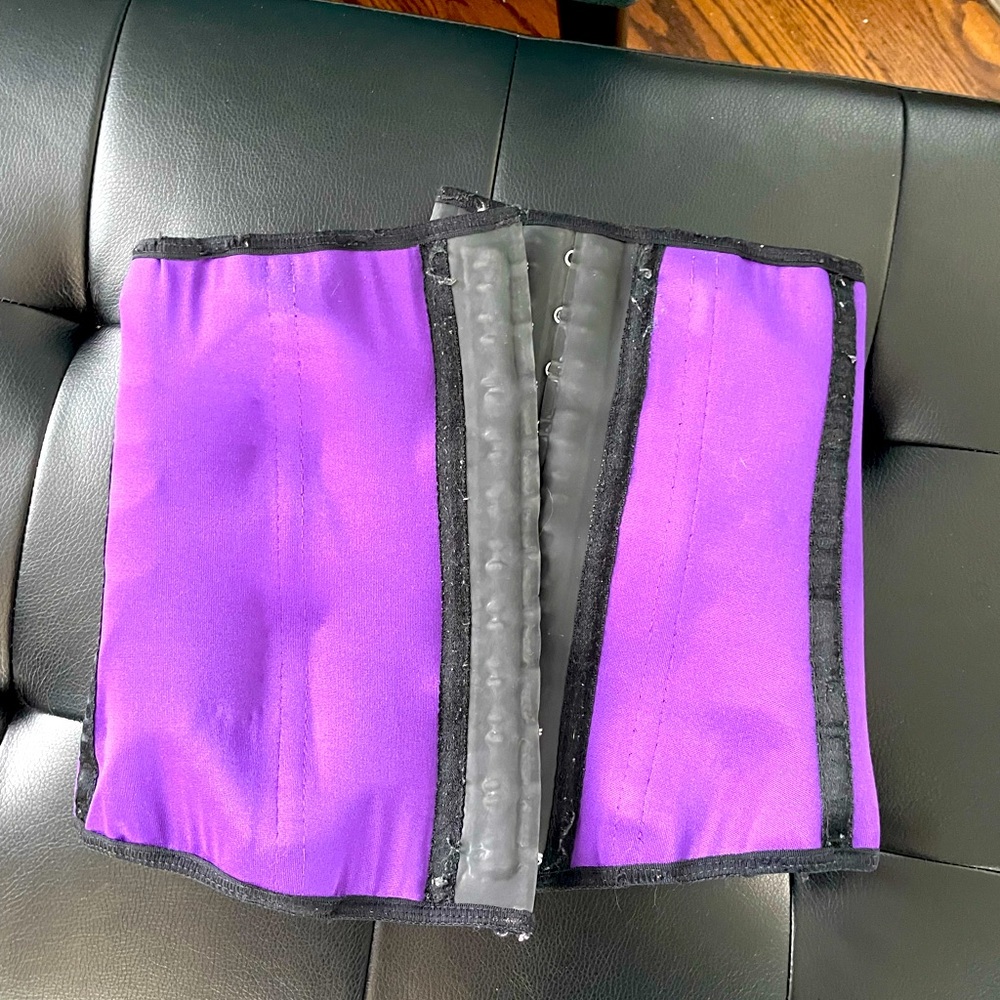 Waist trainer